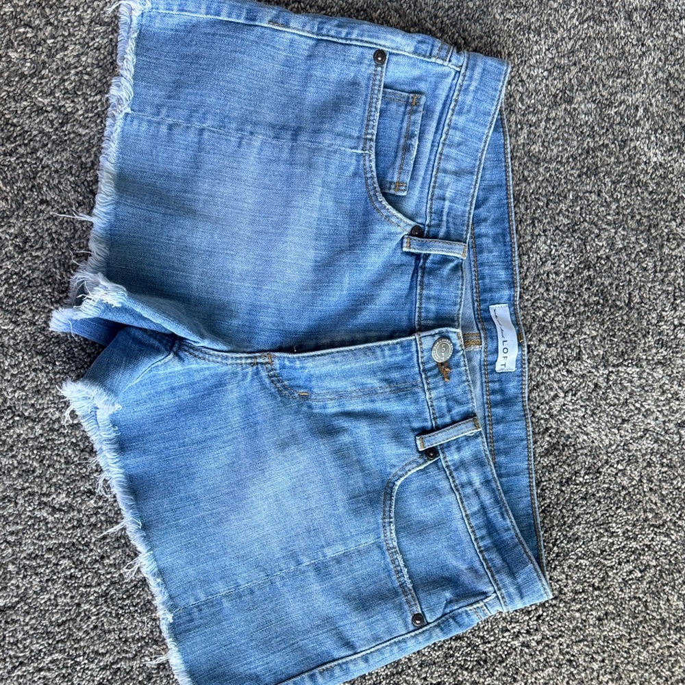 Loft Light Blue Denim Frayed Hem Women’s Shorts